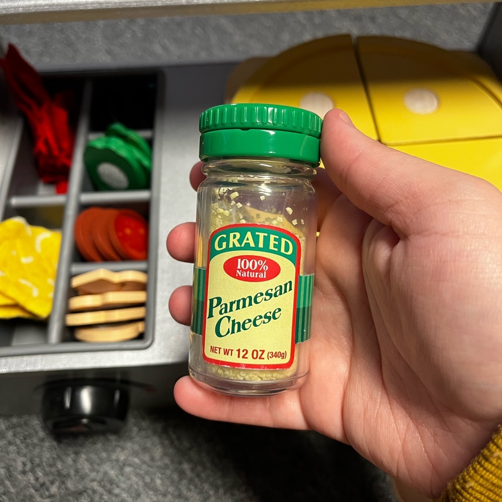 Melissa & Doug Top & Bake Pizza Counter - Picture 7 of 9